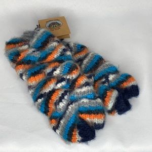 Knitted wrist warmers